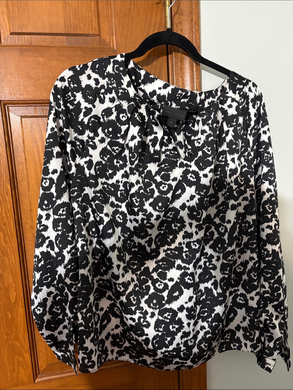 Worthington Black/White Abstract Print Top large over head black polyester tunic